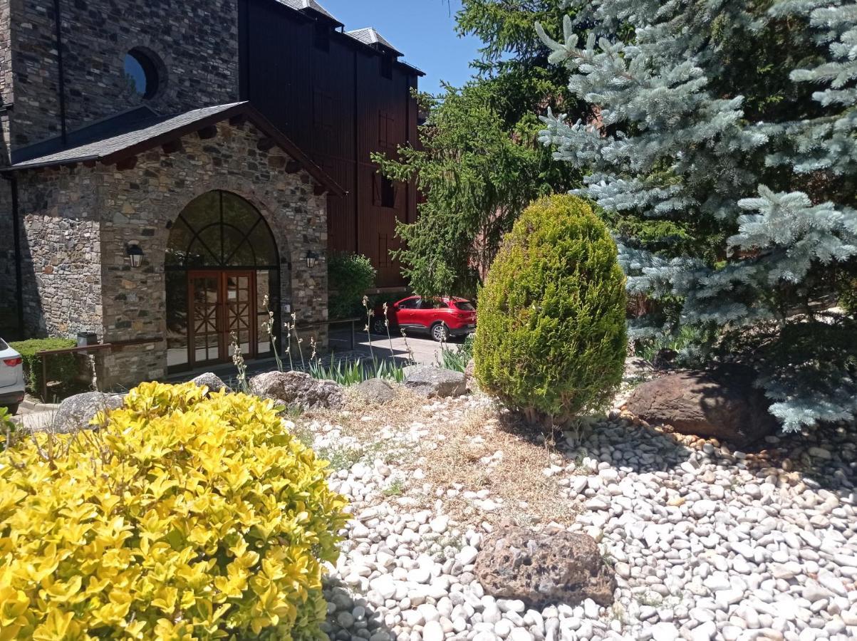 Cerdanya En Familia Montana Park Apartman Enveitg Kültér fotó